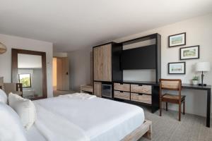 Зображення з фотогалереї помешкання The Wave at Marblehead у місті Марблгед