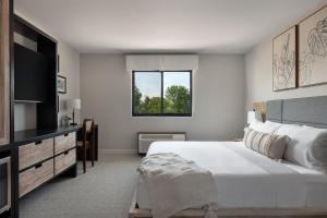 Зображення з фотогалереї помешкання The Wave at Marblehead у місті Марблгед +32 фото