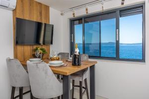 Nespecifikovaný výhled na moře nebo výhled na moře při pohledu z apartmánu