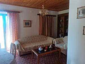 Postel nebo postele na pokoji v ubytování πλατανα Αρκαδίας χωριατικο σπίτι για φυση και ηρεμία