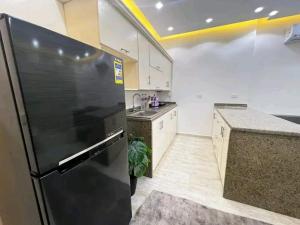 Köök või kööginurk majutusasutuses Studio inside Casa Beverly Hills Compound رقم الهاتف صفر صفر اتنين صفر واحد واحد صفر اتنين اربعه ثلاثه صفر 222