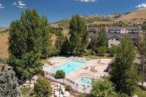 Πισίνα στο ή κοντά στο Powder Mountain Retreat