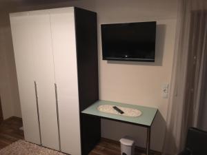 A television and/or entertainment centre at Haus Zudrell