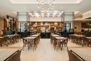 Riu Plaza Chicago餐厅或其他用餐的地方