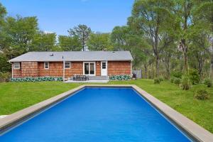 Πισίνα στο ή κοντά στο Whooping Hollow Haven