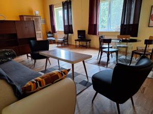 พื้นที่นั่งเล่นของ Alte Volksschule Raiding