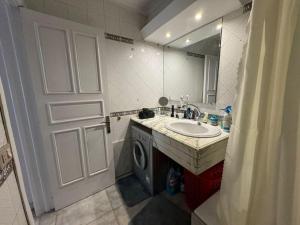 Bilik mandi di The Nest, Zamalek