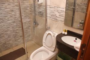 Bathroom sa Jawheret Alswefia Hotel Suite