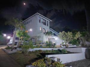 Fairway Guest Lodge外面的花园