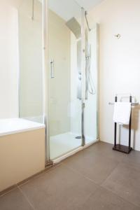 Kúpeľňa v ubytovaní Suite Home Los Alamos sol, playa y golf , parking&Wifi