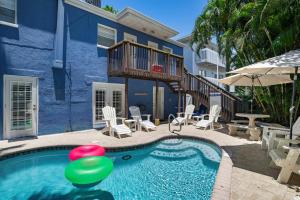 Πισίνα στο ή κοντά στο AMI Condo With Pool, Walk to Beach, Bars, Restaurants and Fishing!