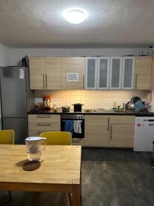 Kuchyň nebo kuchyňský kout v ubytování Pauli Hostel