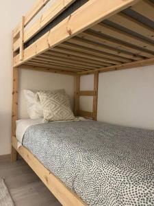 En eller flere senge i et værelse på Quinta da Alfarrobeira Peaceful Countryside Stay + 26 billeder