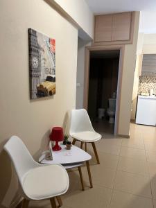 Gallery image of E & F sea view flat in Néa Péramos