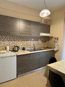 Gallery image of E & F sea view flat in Néa Péramos