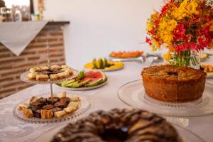 Comida na casa de hóspedes ou em algum lugar perto