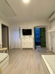 Μια τηλεόραση ή/και κέντρο ψυχαγωγίας στο Casa Rustica