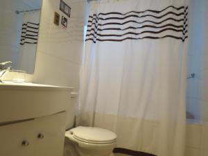 Baðherbergi á Hostal La Cumbre +23 myndir