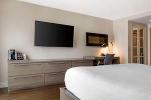 Postel nebo postele na pokoji v ubytování Best Western Plus Edmundston