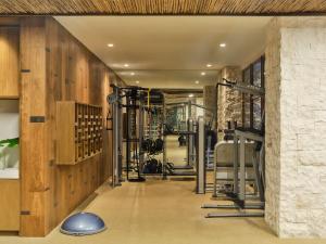 Fitness centrum a/nebo fitness zařízení v ubytování Kimpton - Grand Roatan Resort and Spa