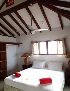 Postel nebo postele na pokoji v ubytování Turtle Bay Beach House