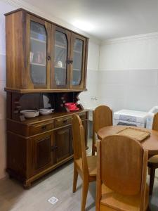 Køkken eller tekøkken på casa da flor estúdio com lareira