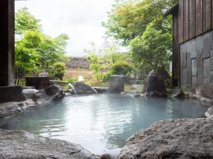 Garður fyrir utan 天空の湯屋 山荘 華柚