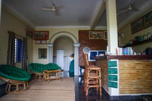 Posezení v ubytování Blondies Koh Rong Villa