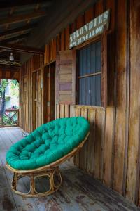 Posezení v ubytování Blondies Koh Rong Bungalow