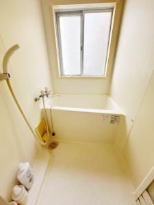 Kopalnica v nastanitvi Beginning guest house whole house rent 一棟まるごと貸切の宿