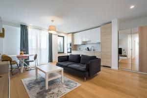 Η κουζίνα ή μικρή κουζίνα στο Luxury Apartment near Promenada, 1BR