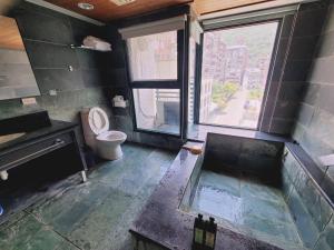 Prostor za sedenje u objektu 暖暖窩溫泉湯旅 +13 fotografija