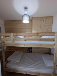 Postel nebo postele na pokoji v ubytování Spacieux appartement T2 & cabine + 18 fotografií