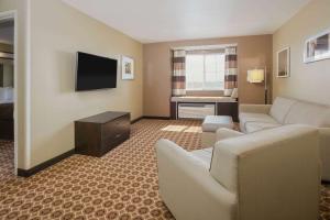 TV a/nebo společenská místnost v ubytování Microtel Inn and Suites Pecos