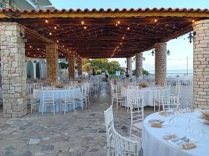 Restaurace v ubytování De La Plage Hotel Koroni