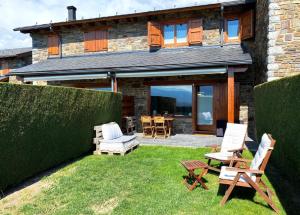 En have udenfor Casa adosada con piscina en Palau de Cerdanya