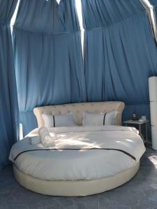 Posezení v ubytování J&L Glamping