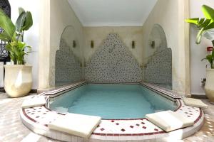 A piscina em ou perto de Riad Zoraida