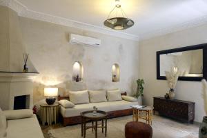 Uma área de estar em Riad Zoraida