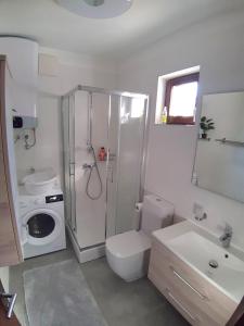 Ένα μπάνιο στο Villa Dea Solis