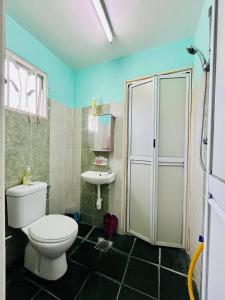 Koupelna v ubytování Jizek Homestay Bajet