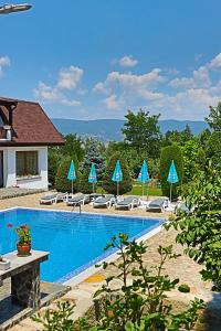 Πισίνα στο ή κοντά στο Holiday House Kubrat