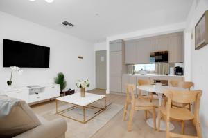 Μια τηλεόραση ή/και κέντρο ψυχαγωγίας στο Vonder Miami Beach - Unit 19