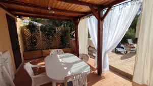 Zdjęcie z galerii obiektu Villino Mamy w mieście Costa Paradiso