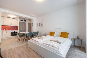 Η κουζίνα ή μικρή κουζίνα στο Big condo with garage & balcony & AC & lift