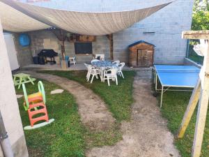 Πινγκ πονγκ στο Appartement cosy avec extérieur à Bretenoux ή εκεί κοντά