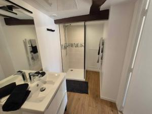 Koupelna v ubytování La Villa Eudoise + 13 fotografií