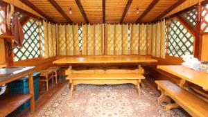 Φωτογραφία από το άλμπουμ του Апартаменти з трьома спальнями σε Yablunytsya +18 φωτογραφίες