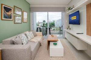 Area soggiorno di Stylish 2BR Apt in Top Location