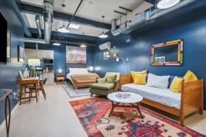 Posezení v ubytování VioletSuitesPDX Boutique Hotel